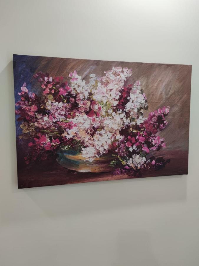 Flowers Apartment Dobrich Bagian luar foto