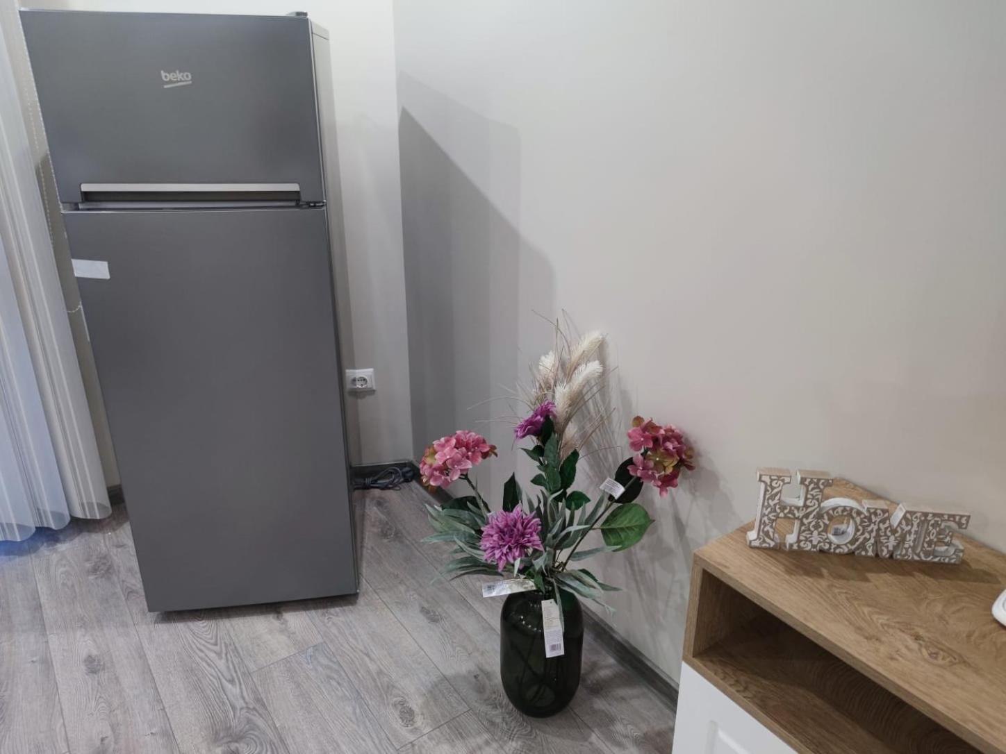 Flowers Apartment Dobrich Bagian luar foto
