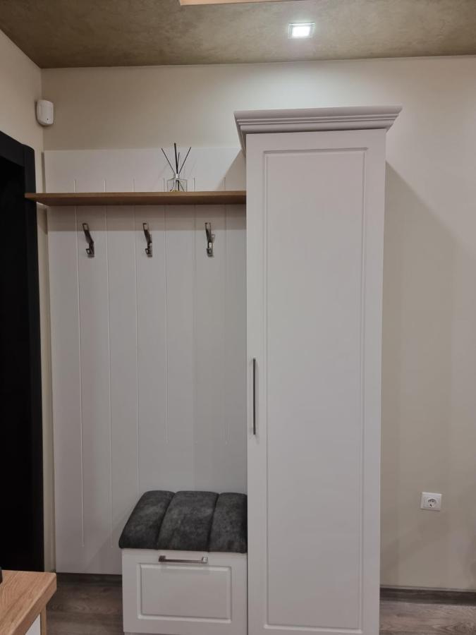 Flowers Apartment Dobrich Bagian luar foto